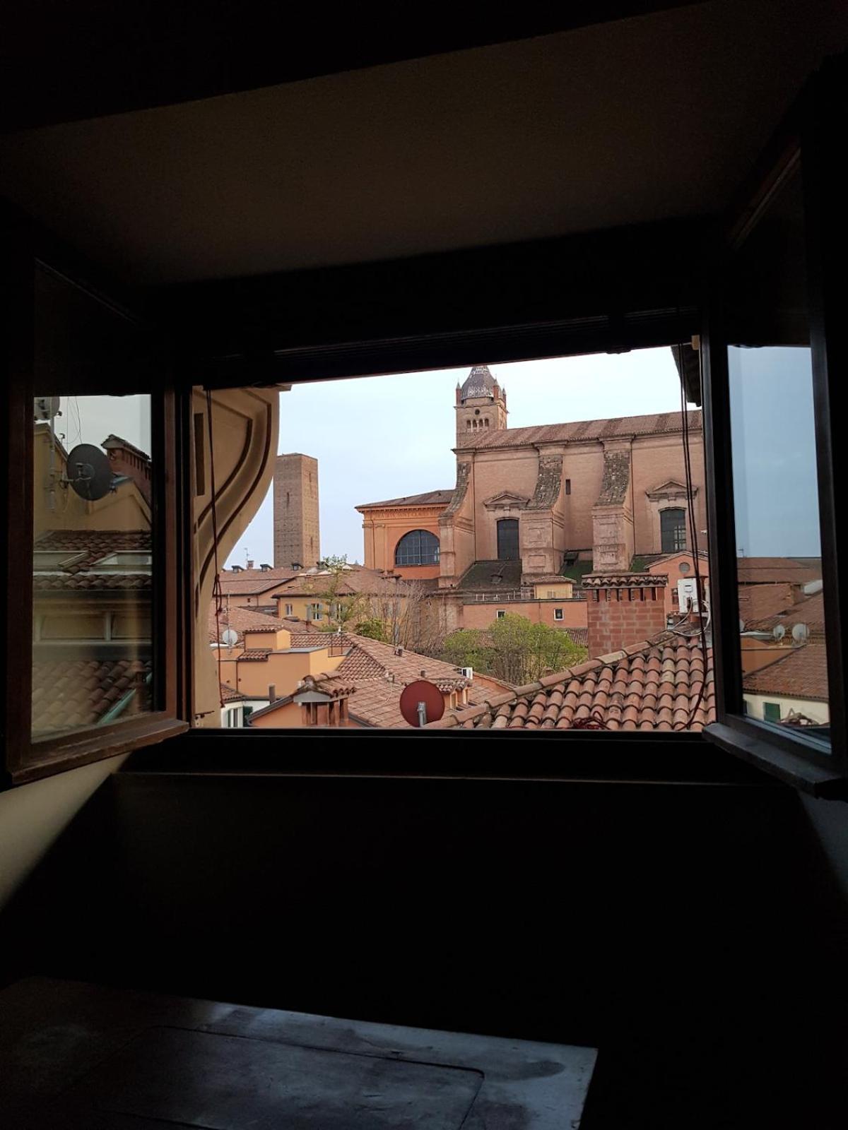 Appartement Monolocale Sui Tetti Di Bologna - Via Indipendenza Extérieur photo