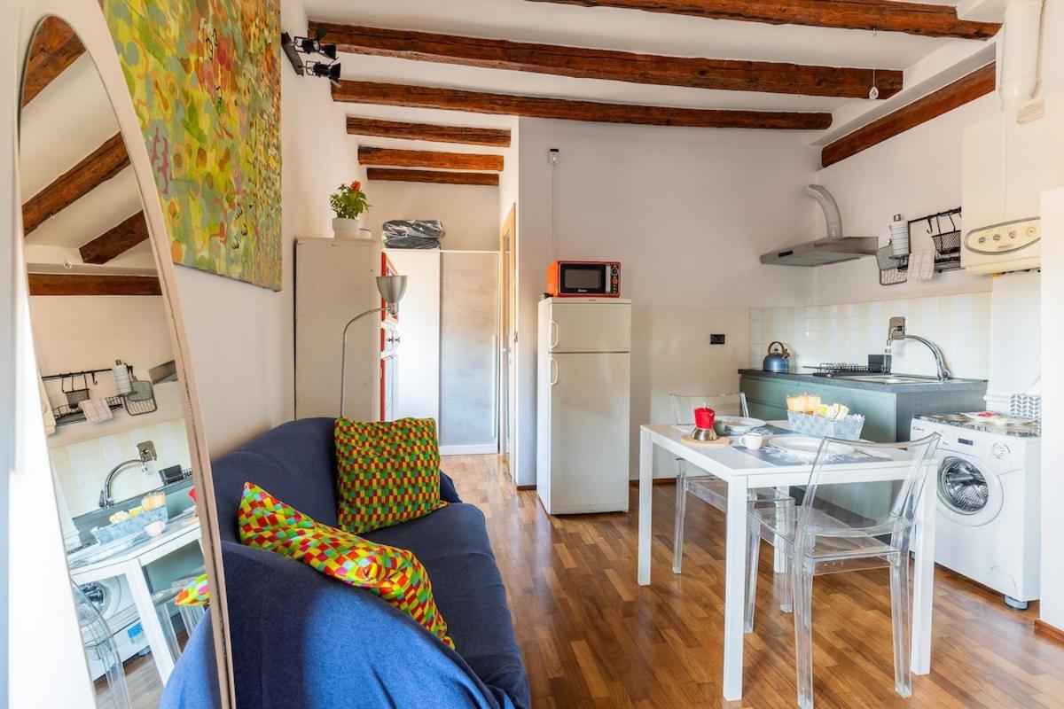 Appartement Monolocale Sui Tetti Di Bologna - Via Indipendenza Extérieur photo