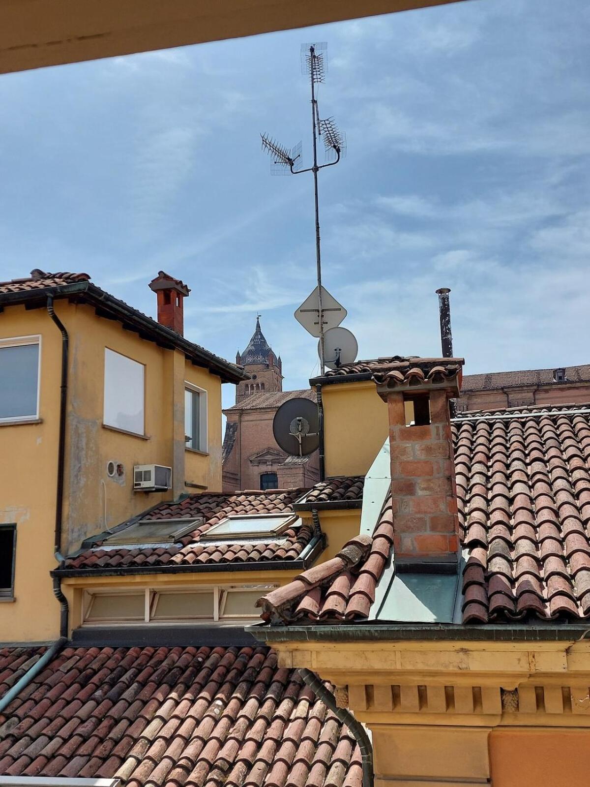 Appartement Monolocale Sui Tetti Di Bologna - Via Indipendenza Extérieur photo